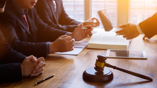 Milwaukee, WI contract litigation lawyers